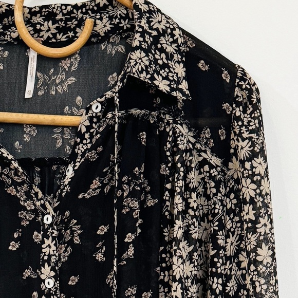 Free People printed Boho flare sleeve blouse EUC - Picture 16 of 16